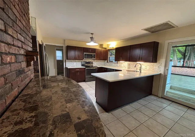 Photo 3 of Single family home for sale at 42 Bennett Ave, Huntington, NY 11746 | MLS# 1014657 | Listing updated on 2026-10-29
