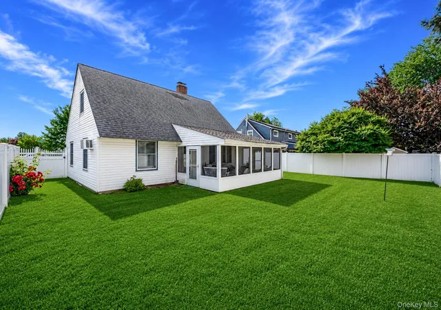 5th image of 10 Flock Ln, Hempstead, NY 11756 | MLS# 1014683
