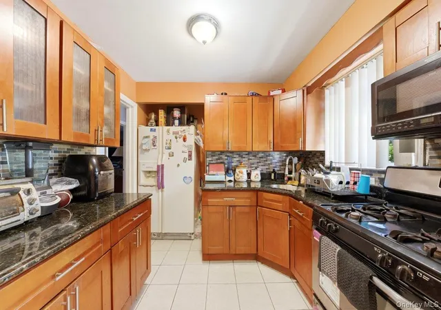 Photo 3 of Sale Pending at 13170 221st Street, New York, NY 11413 | MLS# 1014691 | Listing updated on 2026-07-27