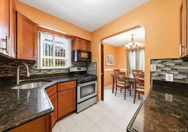 Photo 4 of Sale Pending at 13170 221st Street, New York, NY 11413 | MLS# 1014691 | Listing updated on 2026-07-27