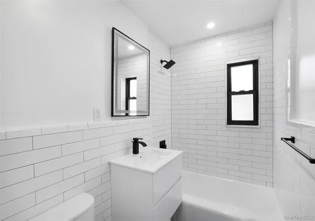 Homes for sale in New York, NY | 220-74 75Th Ave #1st Flr, New York, NY 11364 | MLS# 1014696