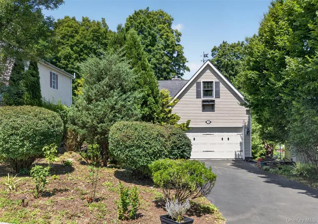 Photo 2 of Sale Pending at 708 Kossuth Pl, Peekskill, NY 10566 | MLS# 1014697 | Listing updated on 2026-08-14