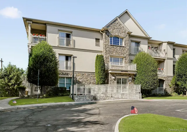 2nd image of 32 N De Baun Ave, Suffern, NY 10901