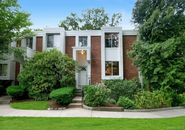 Homes for sale in Greenburgh, NY | 1118 Colony Dr, Greenburgh, NY 10530 | MLS# 1014749