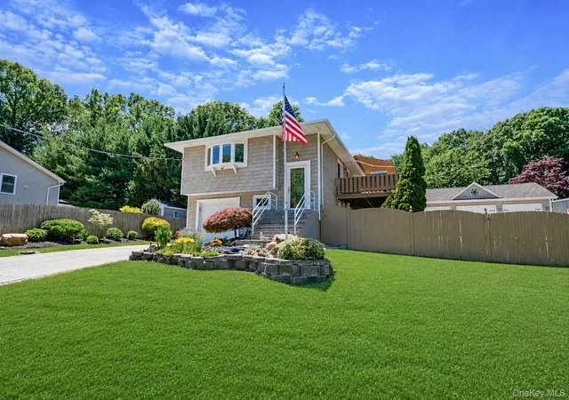 3rd image of 34 Leeds Blvd, Farmingville, NY 11738 | MLS# 1014750