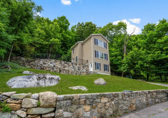 3rd image of 109 Tanglewylde Rd, Putnam Valley, NY 10537 | MLS# 1014787