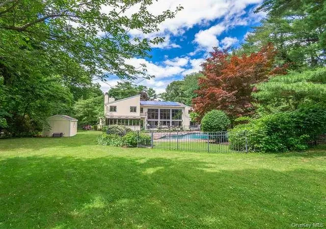 40th image of 8 Harbor Acres Rd, Sands Point, NY 11050 | MLS# 1014793
