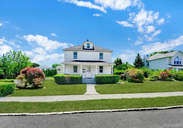 1st image of 78 Maple St, Roslyn Heights, NY 11577 | MLS# 1014807
