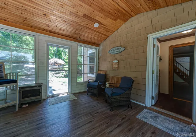 4th image of 38 Pleasure Dr, Riverhead, NY 11901 | MLS# 1014808