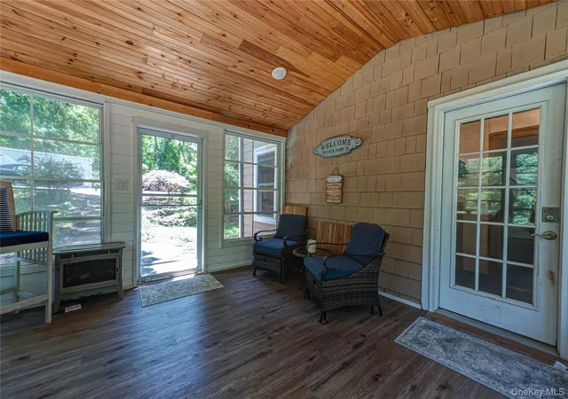 5th image of 38 Pleasure Dr, Riverhead, NY 11901 | MLS# 1014808