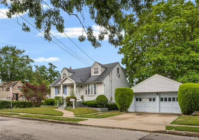 2nd image of 33 N Montgomery St, Hempstead, NY 11580 | MLS# 1014818