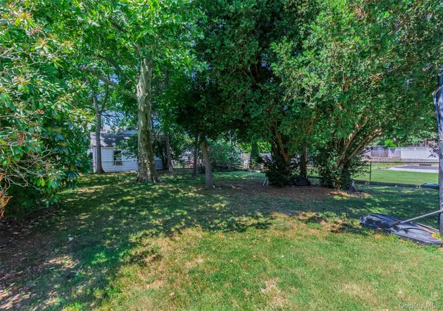 16th image of 337 Hamilton Ave, Riverhead, NY 11901 | MLS# 1014828