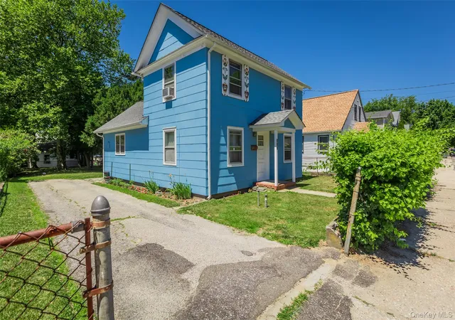 2nd image of 337 Hamilton Ave, Riverhead, NY 11901 | MLS# 1014828