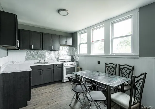 Photo 5 of House for sale at 172 Orange Ave, Suffern, NY 10901 | MLS# 1014830 | Listing updated on 2026-06-18