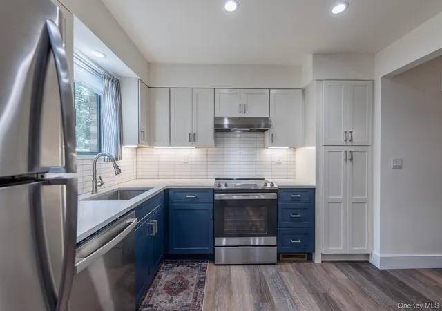 Listing Photo 4 - Condo for sale in building located at 303 Vlg Ct, Kingston, NY 12401