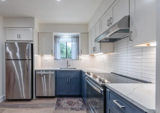 Listing Photo 5 - Condo for sale in building located at 303 Vlg Ct, Kingston, NY 12401