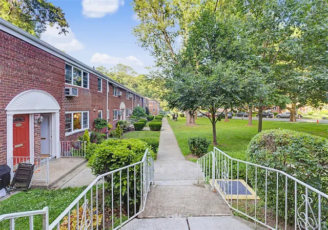 15th image of 226 15 Kingsbury Ave #Unit A, New York, NY 11364 | MLS# 1014842
