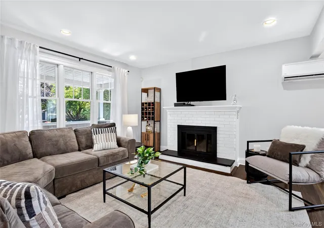 5th image of 7 Fairview Ave, North Hempstead, NY 11050 | MLS# 1014850