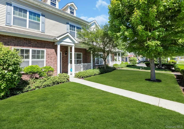 Photo 3 of Sale Pending at 111 Millie Ct, Brookhaven, NY 11772 | MLS# 1014860 | Listing updated on 2026-07-31