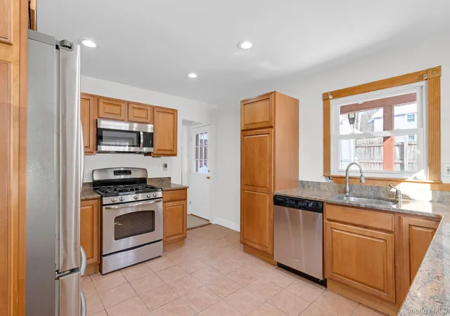 Homes for sale in Warwick (town), NY | 51 Greenwood Ave, Warwick (town), NY 10925 | MLS# 1014870