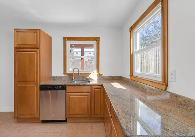 Homes for sale in Warwick (town), NY | 51 Greenwood Ave, Warwick (town), NY 10925 | MLS# 1014870