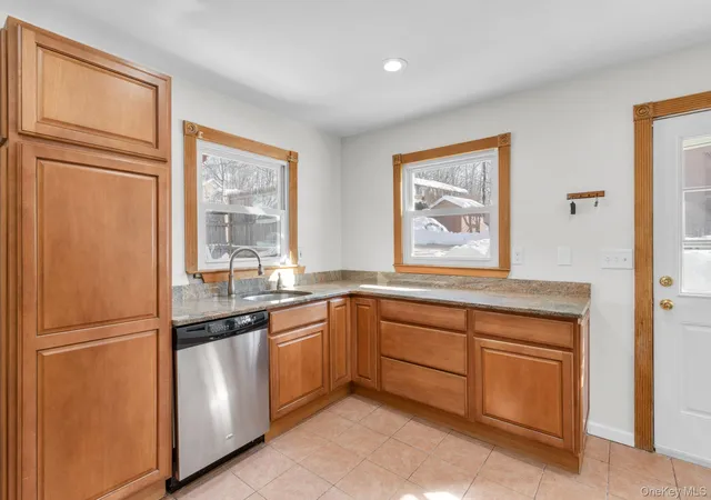 Homes for sale in Warwick (town), NY | 51 Greenwood Ave, Warwick (town), NY 10925 | MLS# 1014870