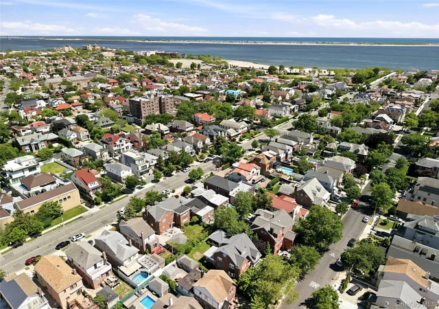 Photo 4 of Sale Pending at 4082 Ocean Ave, Brooklyn, NY 11235 | MLS# 1014907 | Listing updated on 2026-07-15