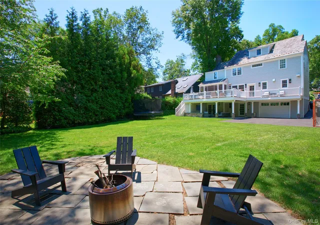 Photo 3 of Sale Pending at 162 Manhasset Woods Rd, North Hempstead, NY 11030 | MLS# 1014911 | Listing updated on 2026-08-06