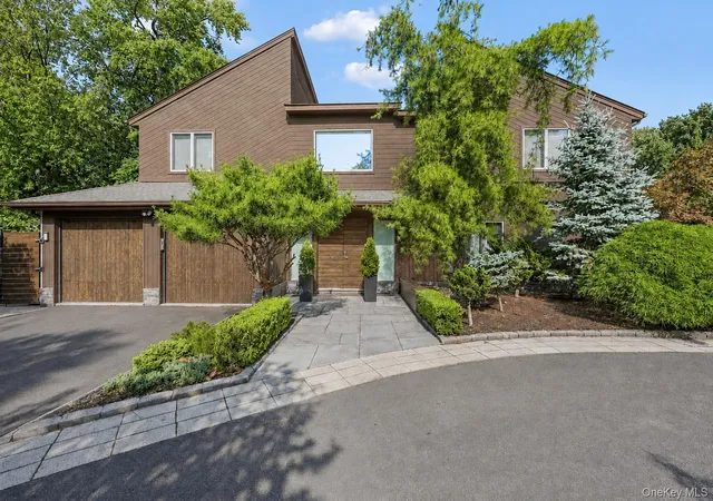 1st image of 108 Bellows Ln, Clarkstown, NY 10956 | MLS# 1014914