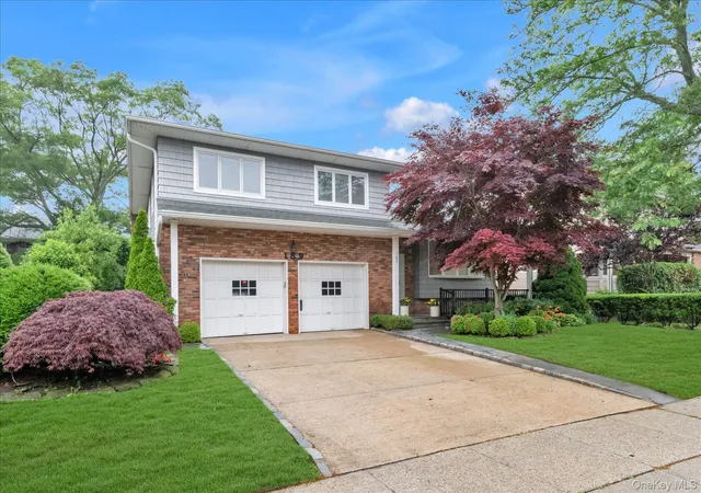 Photo 1 of Single family home for sale at 189 Regent Dr, Lido Beach, NY 11561 | MLS# 1014921 | Listing updated on 2026-09-13