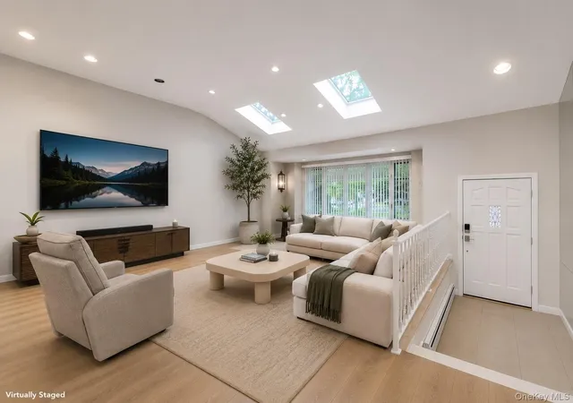 Photo 3 of Single family home for sale at 189 Regent Dr, Lido Beach, NY 11561 | MLS# 1014921 | Listing updated on 2026-09-13