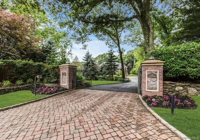 2nd image of 135 Round Swamp Rd, Huntington, NY 11743 | MLS# 1014930