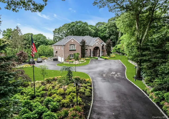 3rd image of 135 Round Swamp Rd, Huntington, NY 11743 | MLS# 1014930