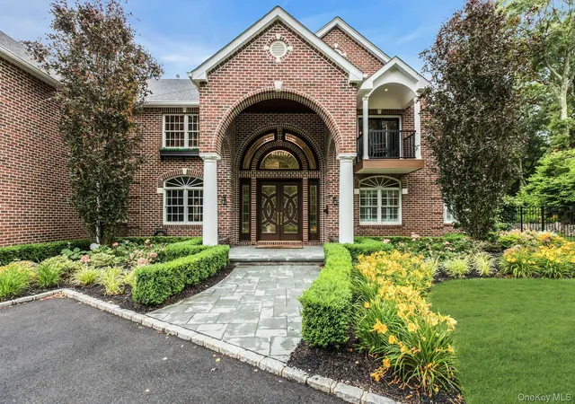 4th image of 135 Round Swamp Rd, Huntington, NY 11743 | MLS# 1014930