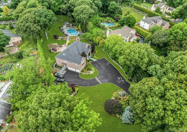 50th image of 135 Round Swamp Rd, Huntington, NY 11743 | MLS# 1014930