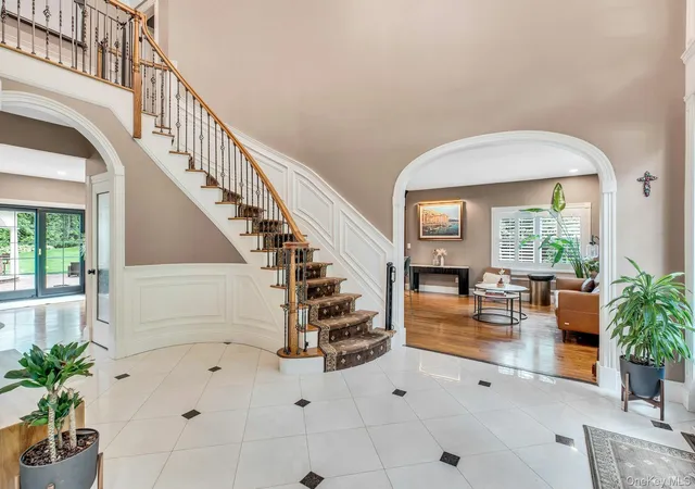 5th image of 135 Round Swamp Rd, Huntington, NY 11743 | MLS# 1014930