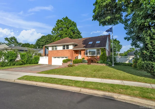 2nd image of 46 Audrey Rd, Oyster Bay, NY 11590 | MLS# 1014943