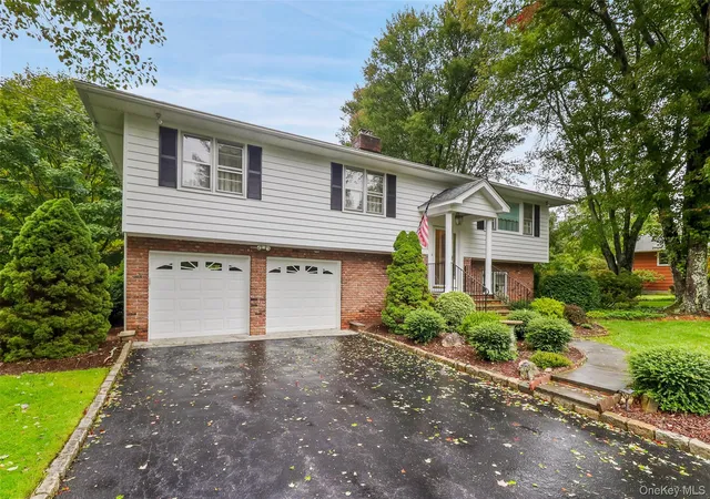Photo 2 of Single family home for sale at 5 Susan Dr, Somers, NY 10589 | MLS# 1014946 | Listing updated on 2026-10-07