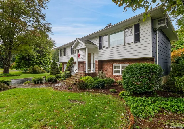 Photo 3 of Single family home for sale at 5 Susan Dr, Somers, NY 10589 | MLS# 1014946 | Listing updated on 2026-10-07