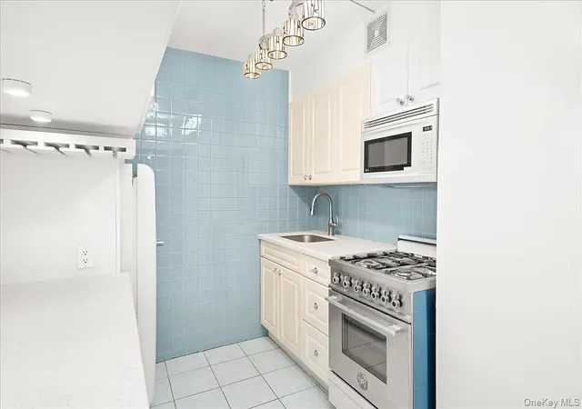Homes for sale in New York, NY | 131 W 85Th Street #1E, New York, NY 10024 | MLS# 1014949
