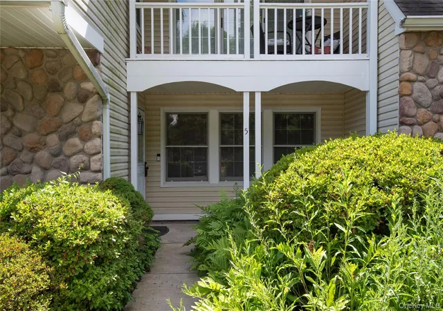 Homes for sale in Fishkill, NY | 5 Spruce Ridge Dr #5, Fishkill, NY 12524 | MLS# 1014964