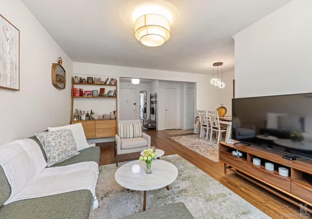 4th image of 33-45 94Th St #4H, Jackson Heights, NY 11372 | MLS# 1014973