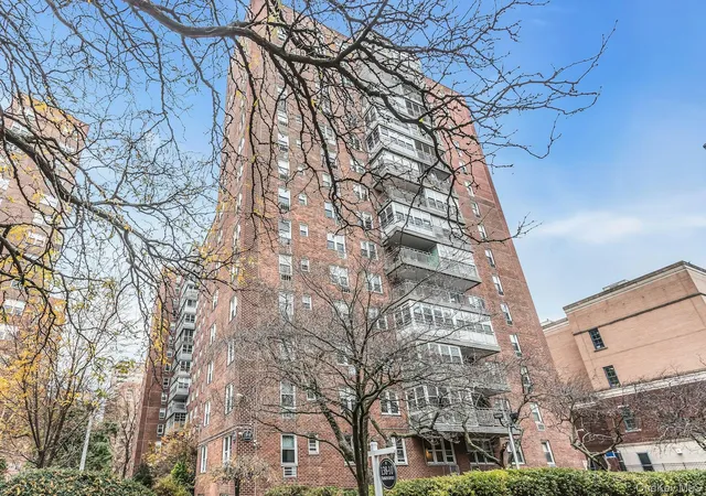 2nd image of 138 10 Franklin Ave #9J, Flushing, NY 11355 | MLS# 1014980