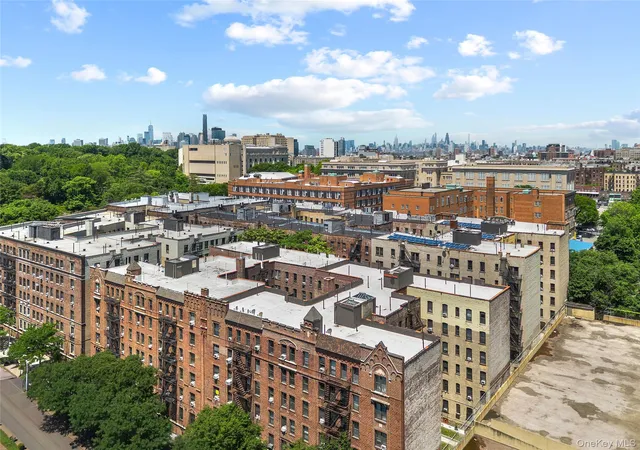 2nd image of 35 Crown St, New York, NY 11229