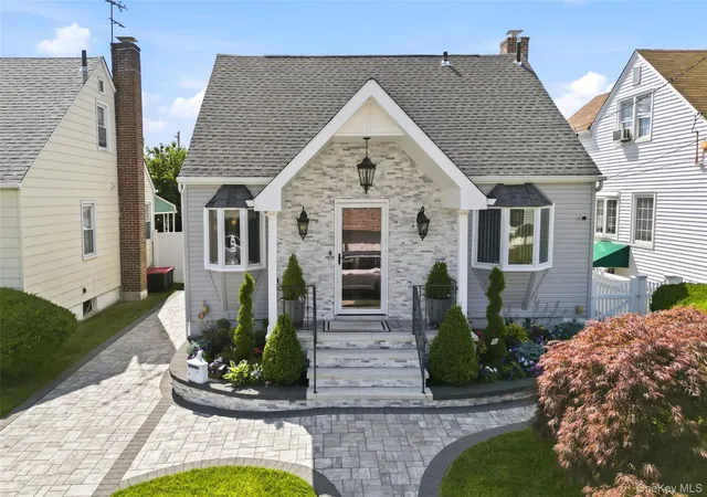 Photo 3 of Sale Pending at 77 Grand St, Elmont, NY 11003 | MLS# 1014999 | Listing updated on 2026-07-14