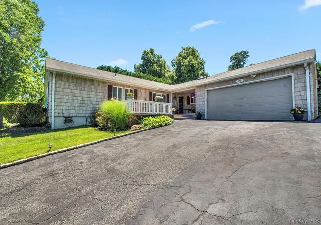 3rd image of 28 View Rd, Brookhaven, NY 11733 | MLS# 1015007