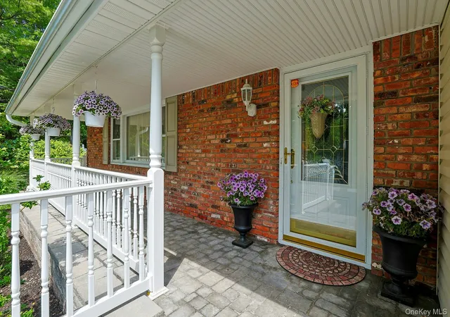 3rd image of 32 Sandstone Trl, New City, NY 10956 | MLS# 1015015