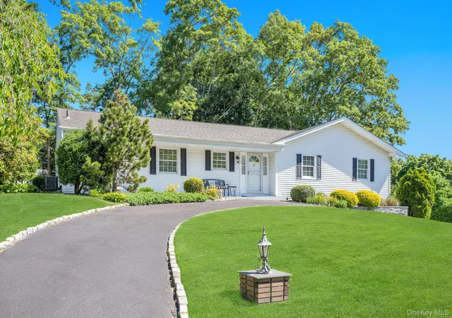 2nd image of 3 Laura Ct, Nesconset, NY 11767 | MLS# 1015023