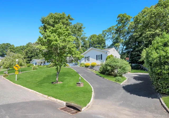 3rd image of 3 Laura Ct, Nesconset, NY 11767 | MLS# 1015023