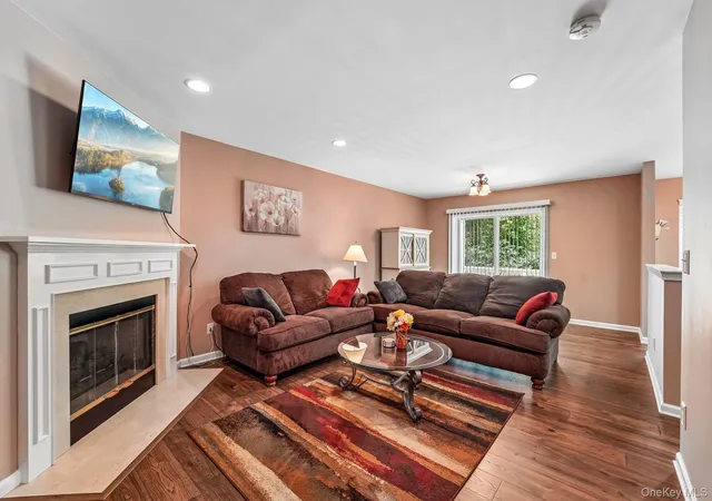 Homes for sale in Newburgh (town), NY | 186 Sara Ln #7D, Newburgh (town), NY 12550 | MLS# 1015032